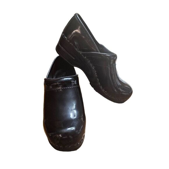 Bjorndal Ally Black Patent Leather Nursing Clogs Size 7 136217 Women’s EUC - Picture 4 of 9